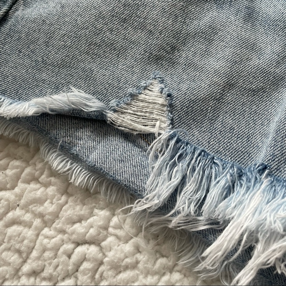 Denim Forum The Ex Boyfriend Short Light Wash - Picture 6 of 7